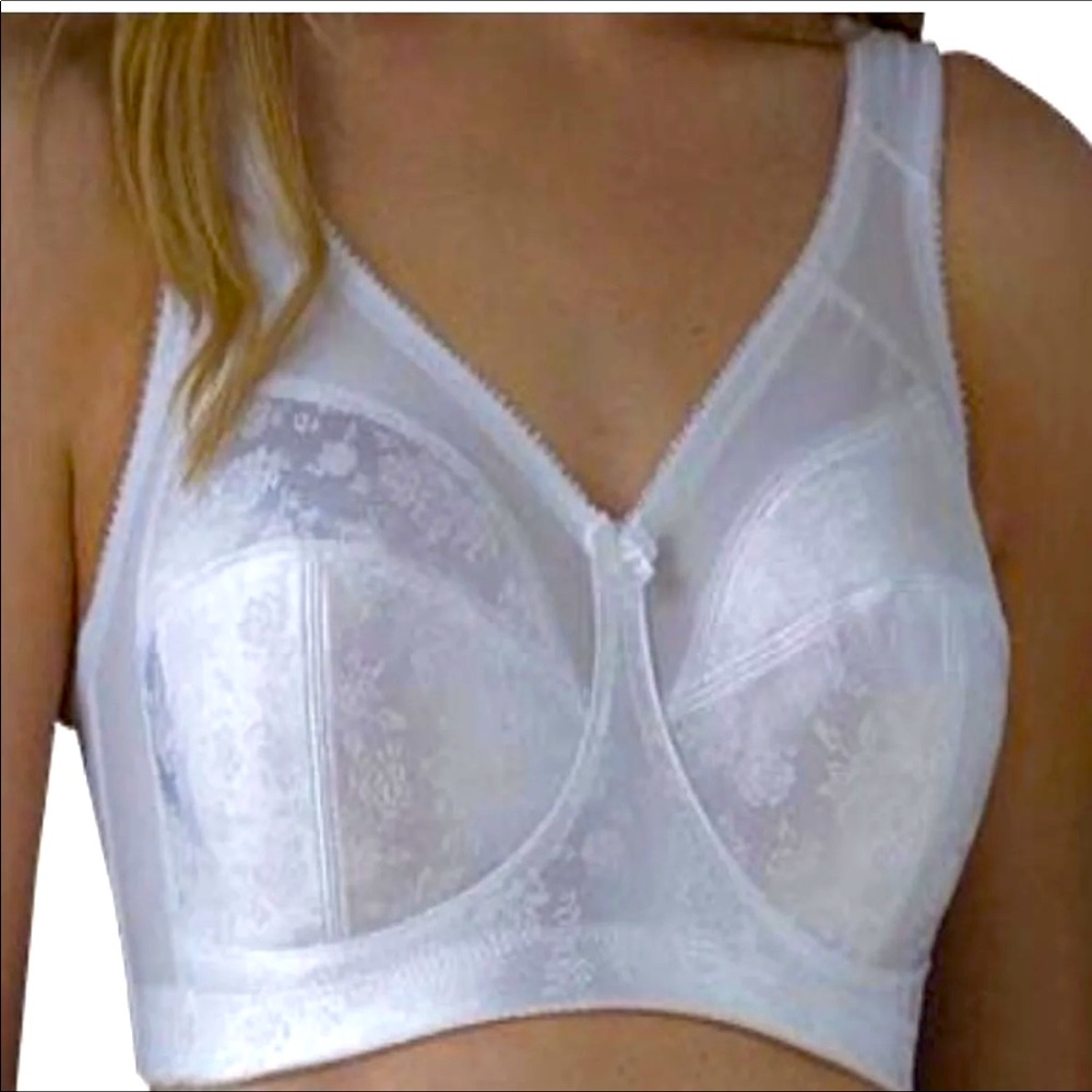 VENUS 2Super Support Bras NWOT